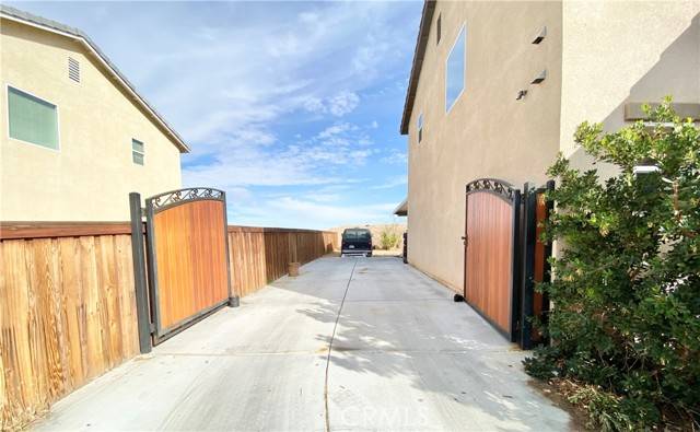 Adelanto, CA 92301,14163 Purple Canyon Road