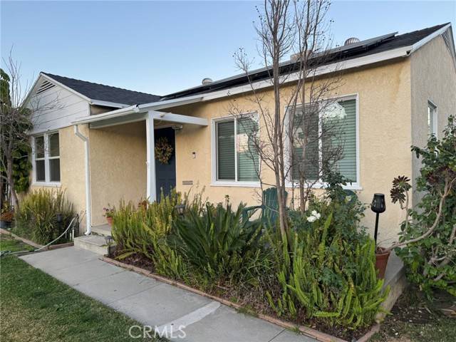 Van Nuys, CA 91406,7712 Paso Robles Avenue