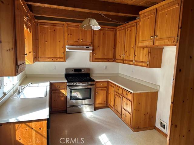 Crestline, CA 92325,23921 Straight Way