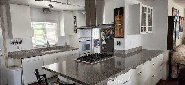 Vista, CA 92084,1506 Oak #12