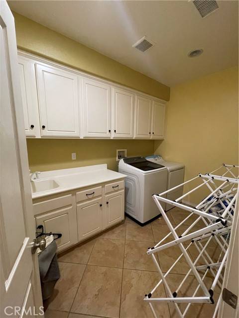 Victorville, CA 92392,13071 Heywood Street