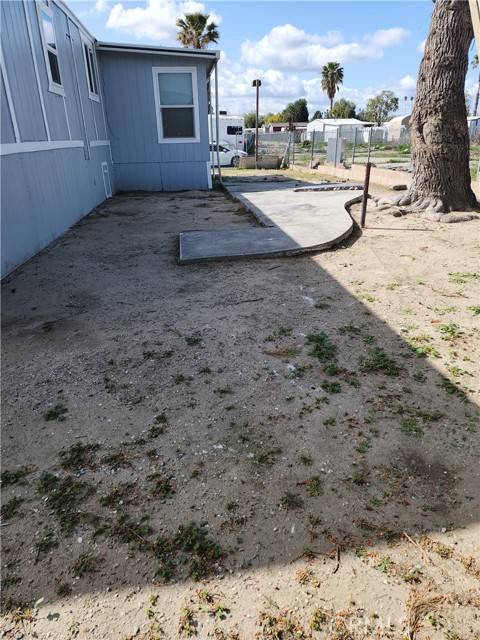 Hemet, CA 92543,1097 N State #565