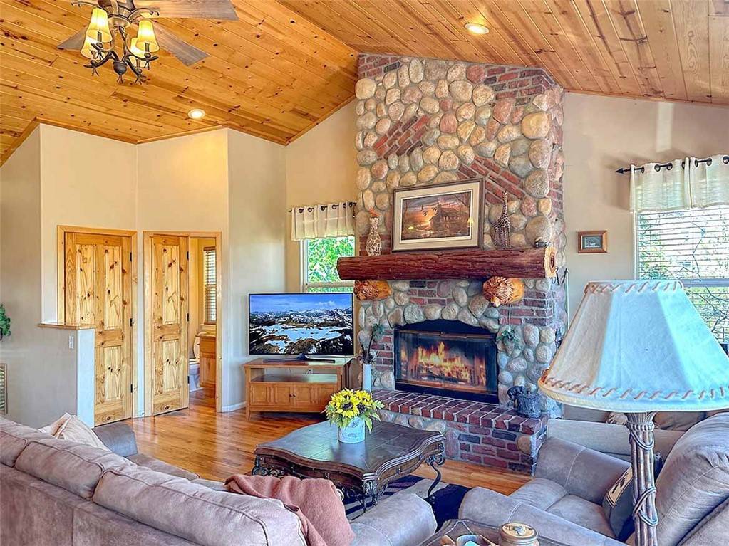 Lake Arrowhead, CA 92352,27551 North Bay Road