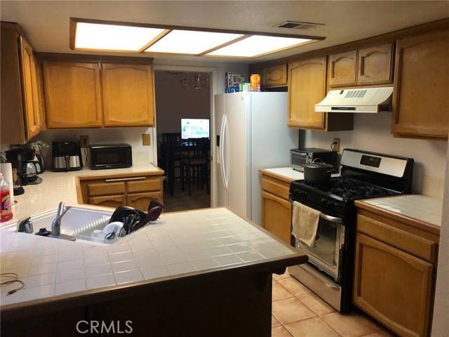 San Bernardino, CA 92407,6483 N Walnut Avenue