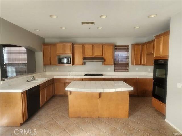 Fontana, CA 92336,5503 Martingale Way