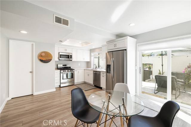 Thousand Oaks, CA 91361,226 Green Lea Place