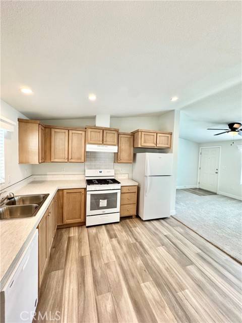 Wildomar, CA 92595,21601 Canyon #34