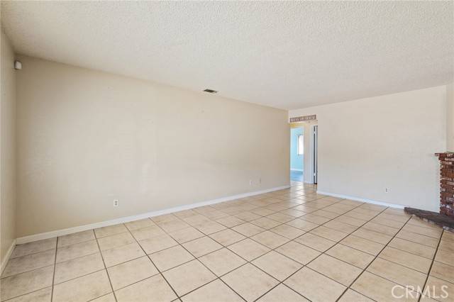 Hesperia, CA 92345,9866 Cottonwood Avenue