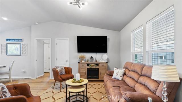 Lake Elsinore, CA 92530,300 Ellis #10