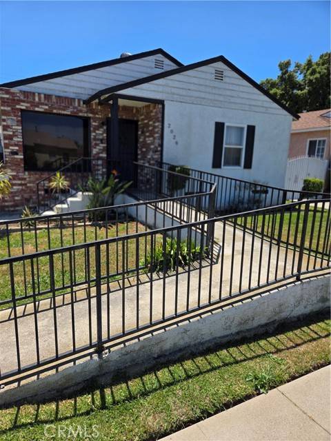 Los Angeles, CA 90047,2026 W 94th Place