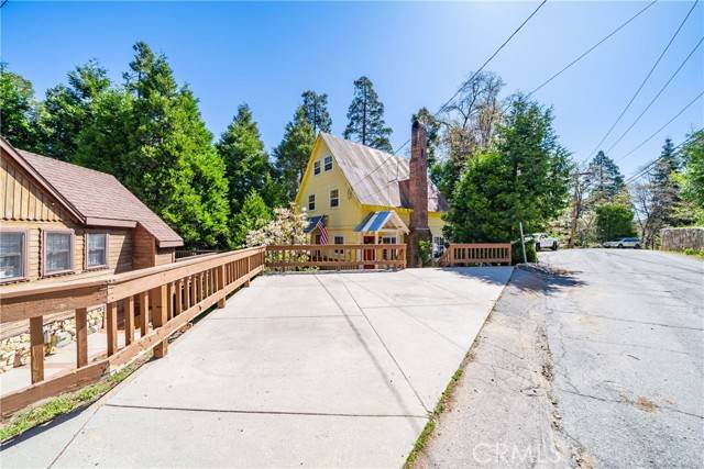 Twin Peaks, CA 92391,795 Glen View Lane