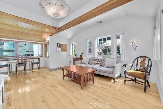 Claremont, CA 91711,319 W 6th Street