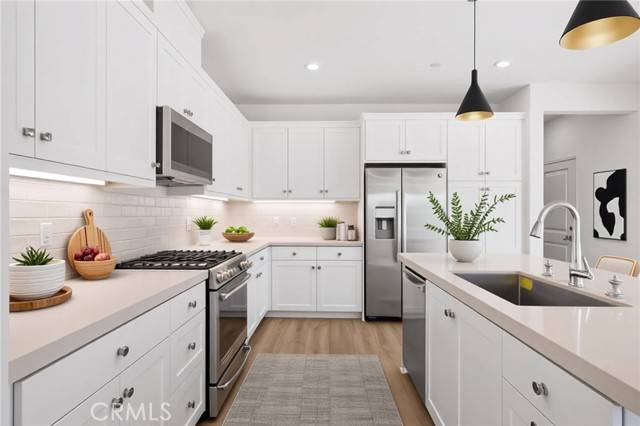 Irvine, CA 92618,458 Lobata