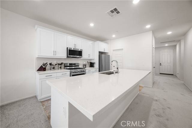 Victorville, CA 92392,11762 Far Hills Lane