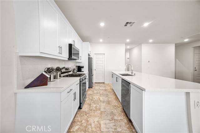 Victorville, CA 92392,11762 Far Hills Lane