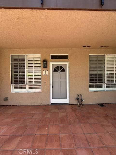 Rancho Santa Margarita, CA 92688,9 Silktassel #147