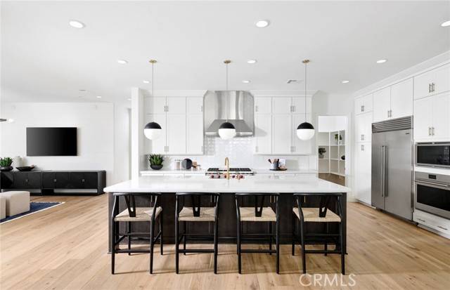 Chatsworth, CA 91311,21162 Poema Place