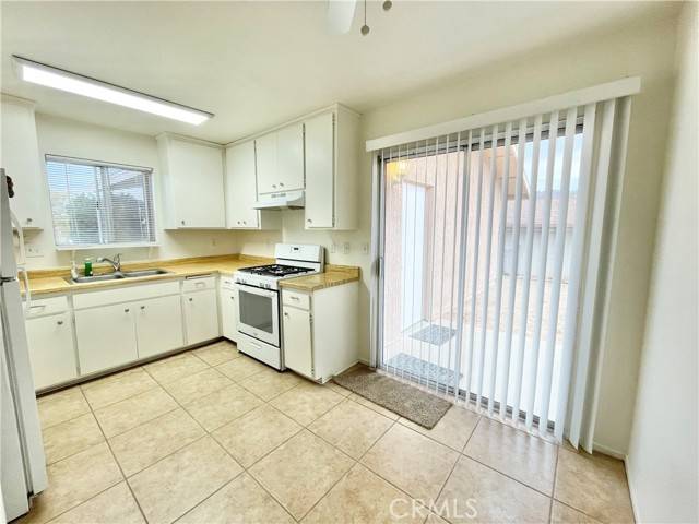 29 Palms, CA 92277,5958 Cahuilla Avenue