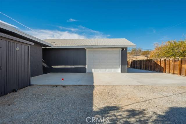 Joshua Tree, CA 92252,62171 Campanula Street