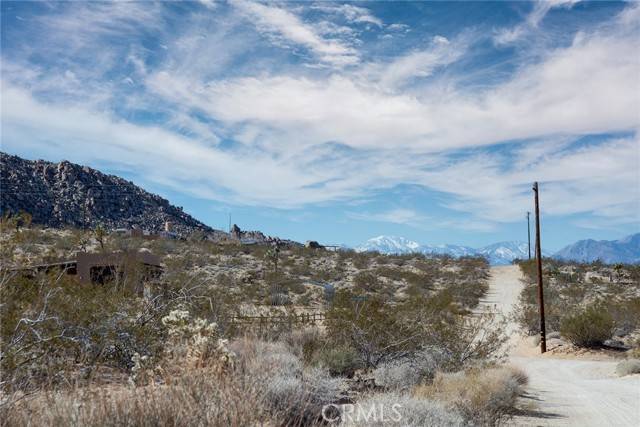 Joshua Tree, CA 92252,63000 Stoney Crest