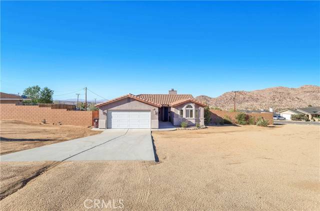 Joshua Tree, CA 92252,61776 Navajo Trail