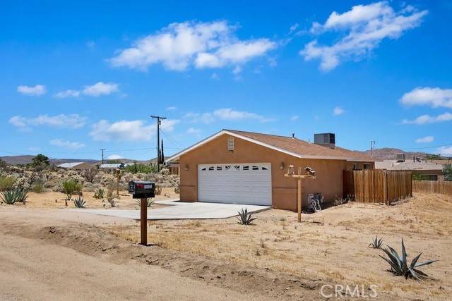 Joshua Tree, CA 92252,61620 Crest Circle Drive