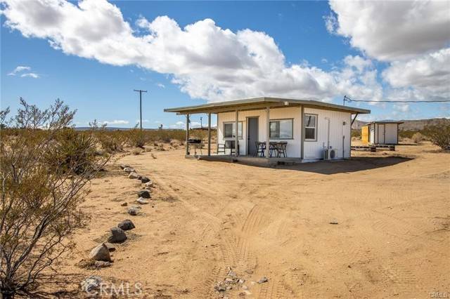 Landers, CA 92285,2128 Sage Avenue