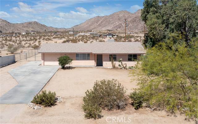 Joshua Tree, CA 92252,4590 Avenida Del Sol