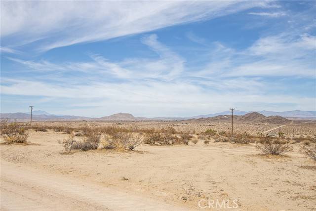 Joshua Tree, CA 92252,64700 Sunshine