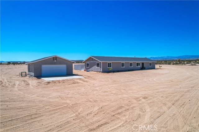 Landers, CA 92285,60171 Terry Lane