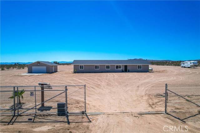 Landers, CA 92285,60171 Terry Lane