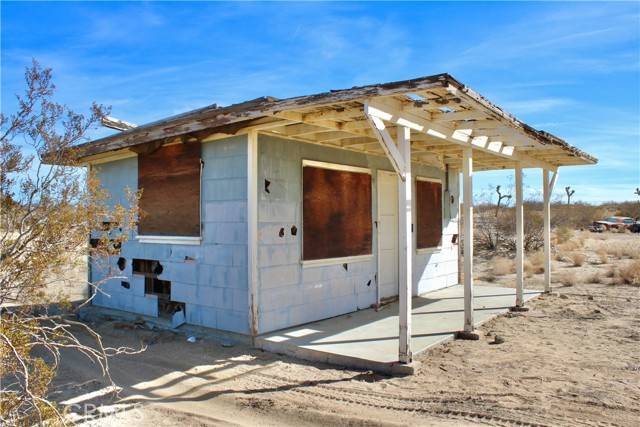 Landers, CA 92285,57926 Botkin Road