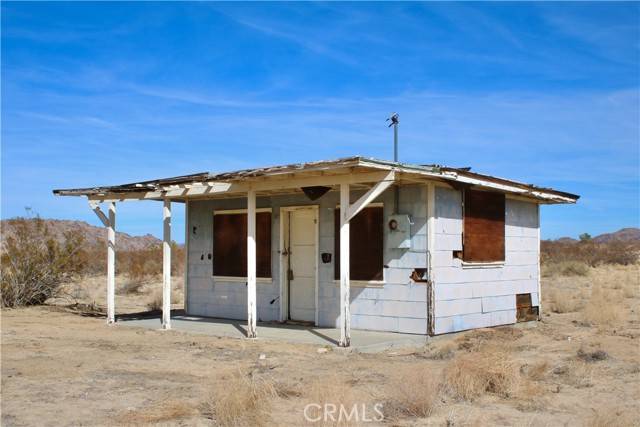 Landers, CA 92285,57926 Botkin Road