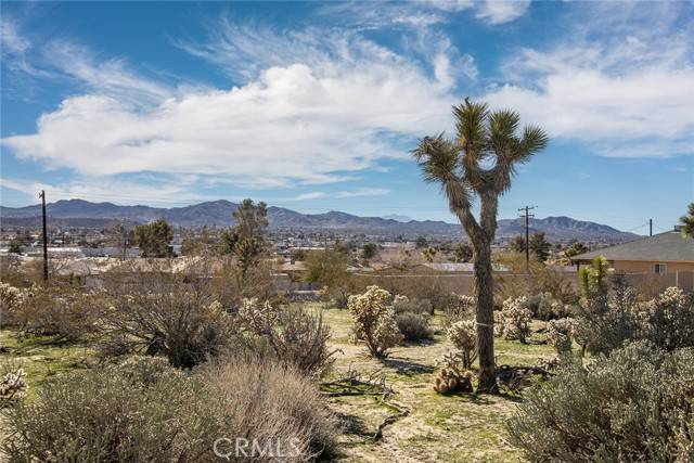 Yucca Valley, CA 92284,54435 Pinon