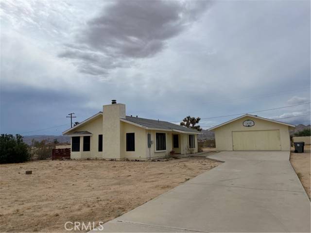 Joshua Tree, CA 92252,63555 Walpi Drive