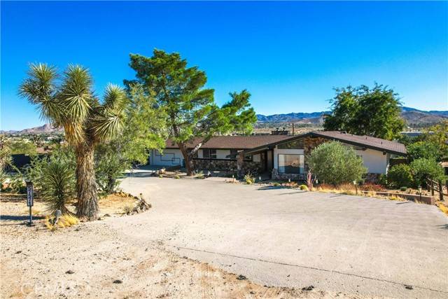 Yucca Valley, CA 92284,57571 Sierra Way #1-2