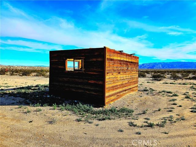 29 Palms, CA 92277,982 Decker Road