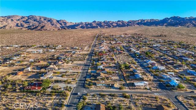 29 Palms, CA 92277,9218 Old Dale