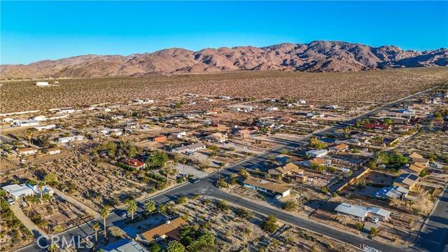 29 Palms, CA 92277,9218 Old Dale