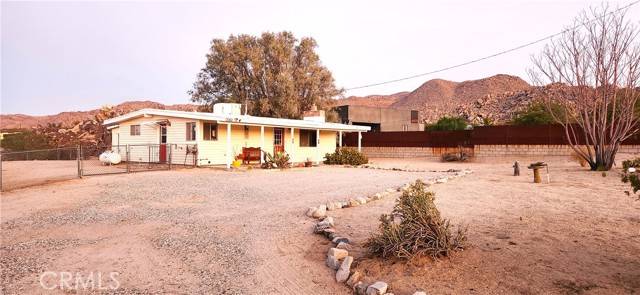 Joshua Tree, CA 92252,6835 Mount Shasta