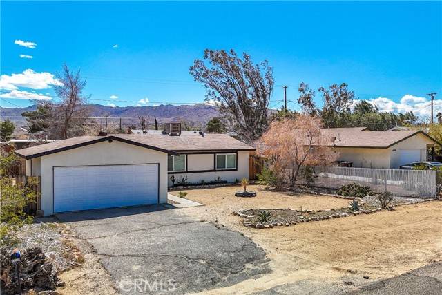 Joshua Tree, CA 92252,61969 Hilltop Drive