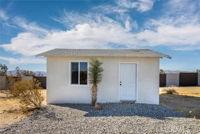 Joshua Tree, CA 92252,62474 Golden Street