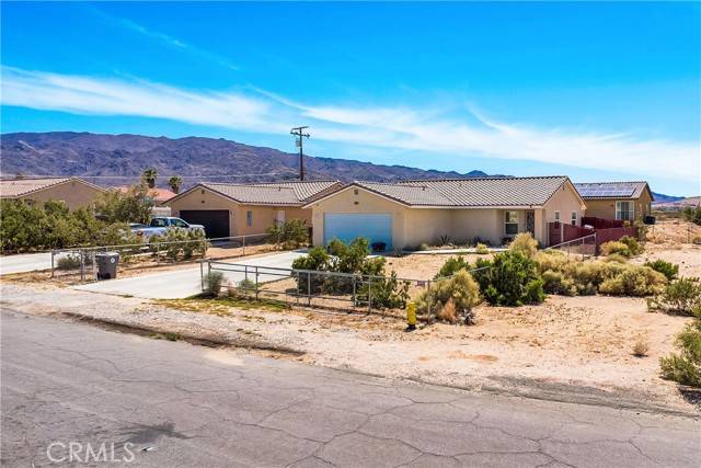 29 Palms, CA 92277,6528 29 Palms