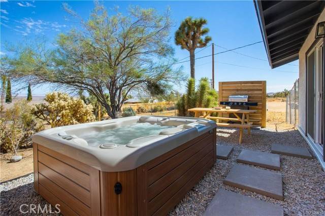 Joshua Tree, CA 92252,60962 Sandalwood Trail