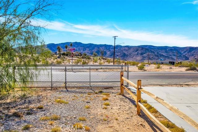 29 Palms, CA 92277,72472 El Paseo Drive