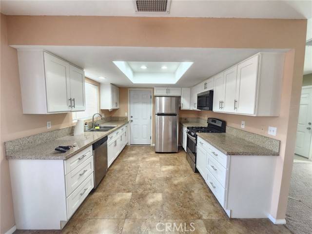 29 Palms, CA 92277,6392 Cahuilla Avenue