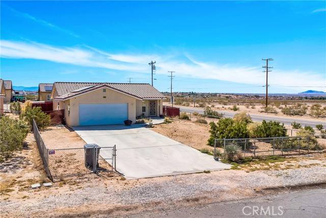 29 Palms, CA 92277,6582 29 Palms Hwy #6528