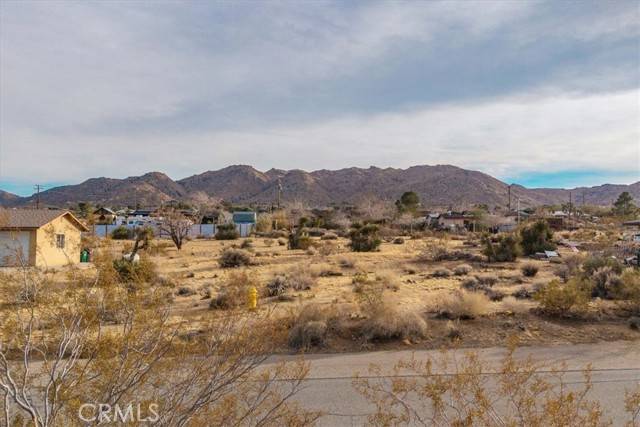 Joshua Tree, CA 92252,60400 Adobe