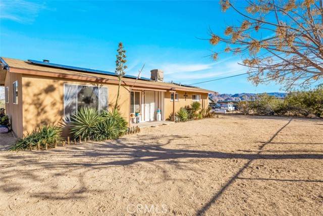 Joshua Tree, CA 92252,4869 Avenida La Manana