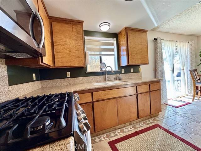 Joshua Tree, CA 92252,61947 Petunia Drive